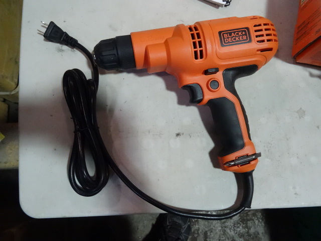 NEW Black and Decker 3  8 in Chuck Electric Drill