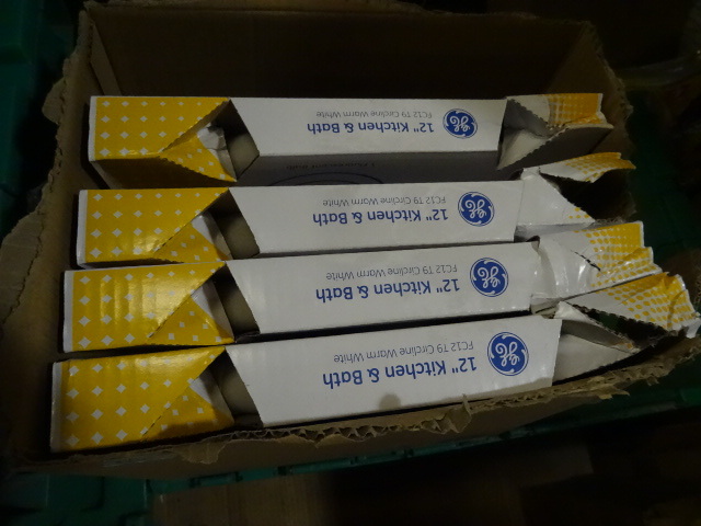 NEW Qty 4 12 in Kitchen and Bath Circular Fluorescent Light Bulbs