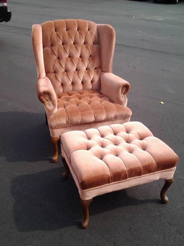 lot 10 image: Rose Color Button Tuffted Wing Back Chair With Ottoman