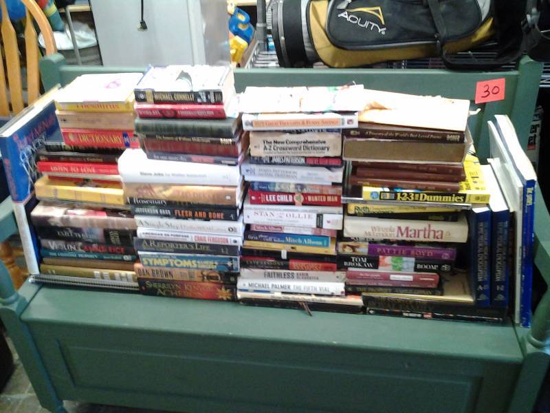 lot 17 image: Large Lot Of Assorted Books, Cities 97 Sampler Volume 26