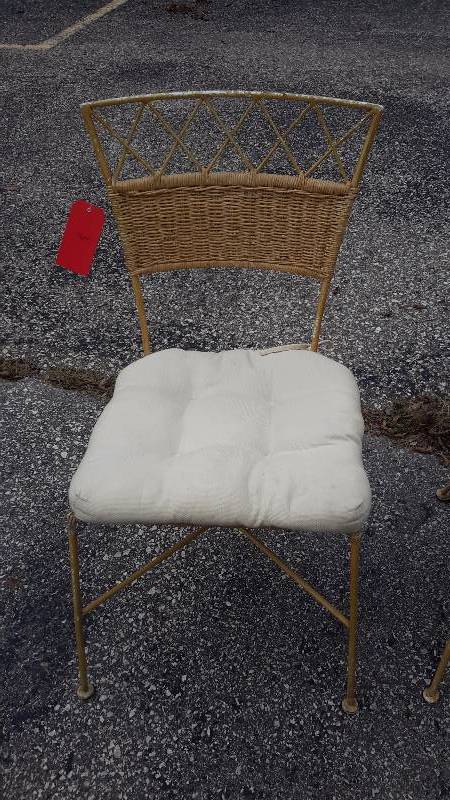 Set of 4 kitchen chairs