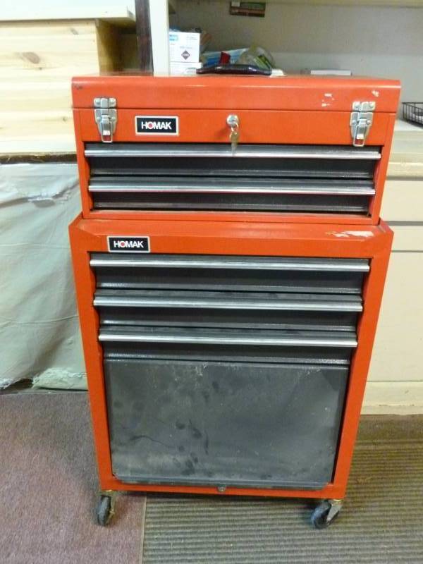 lot 4 image: Rolling Tool Box