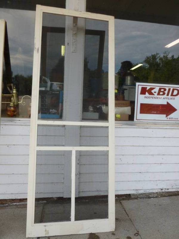 lot 11 image: Vintage Screen Door