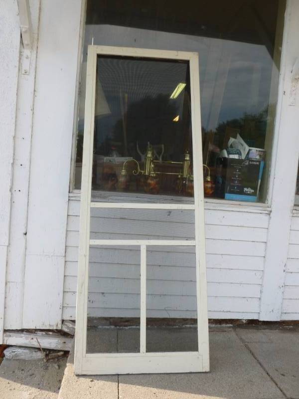 lot 12 image: Vintage Screen Door