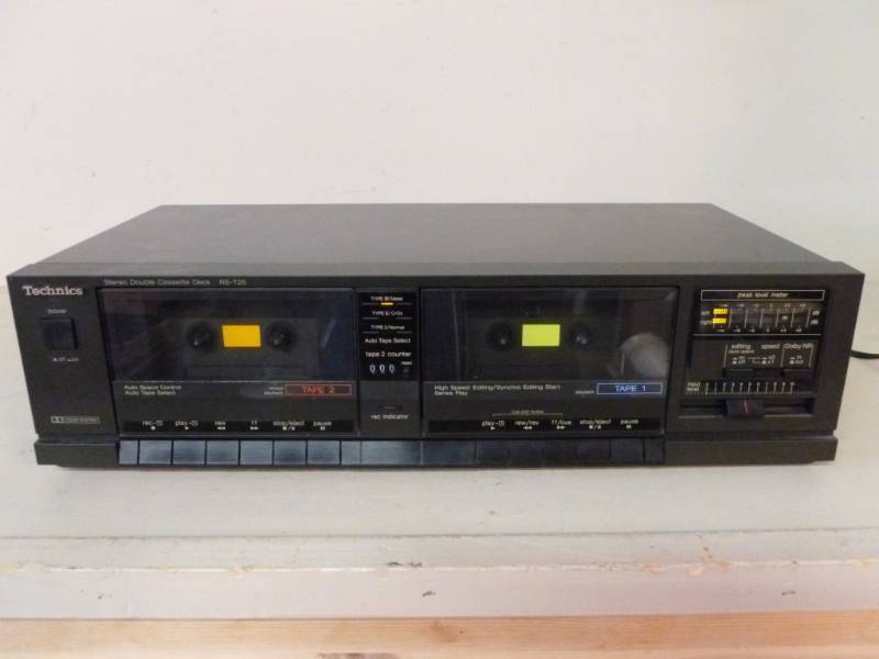 lot 15 image: Stereo Equipment