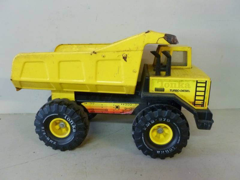 lot 29 image: Tonka Truck