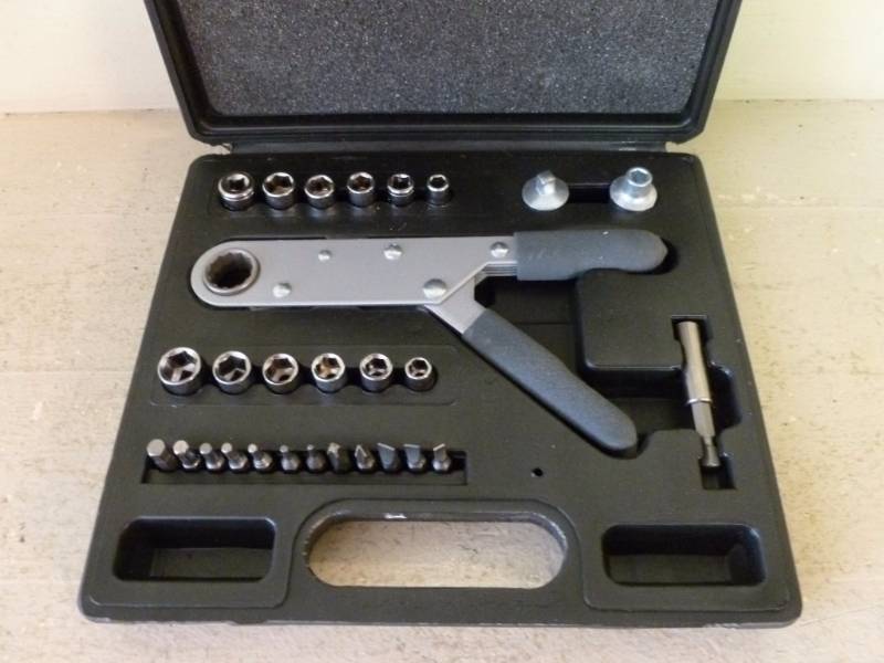 lot 35 image: Tool Set
