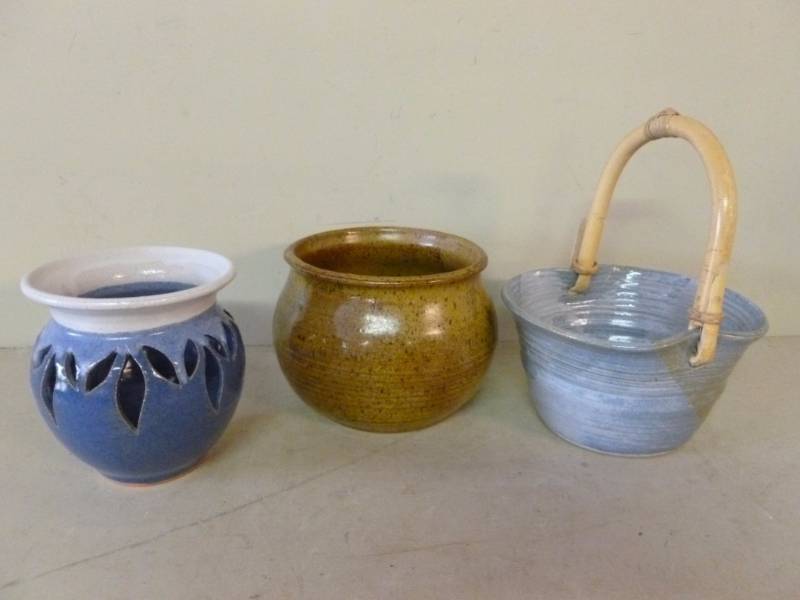lot 44 image: Stoneware Pottery
