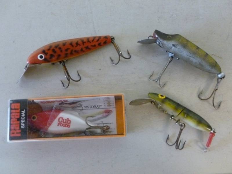lot 59 image: Fishing Items