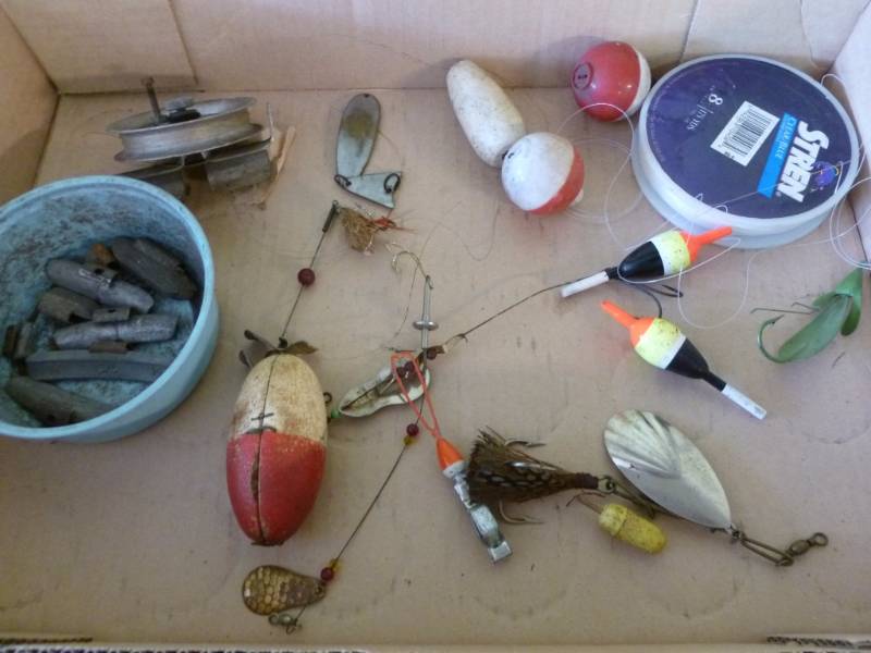 lot 61 image: Fishing Items