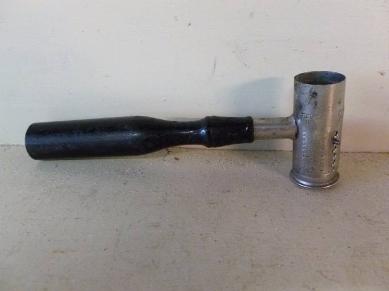 lot 77 image: Vintage Gun Powder Tool