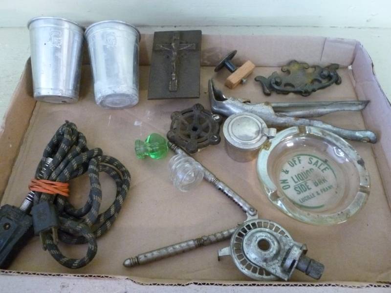 lot 79 image: Vintage Items