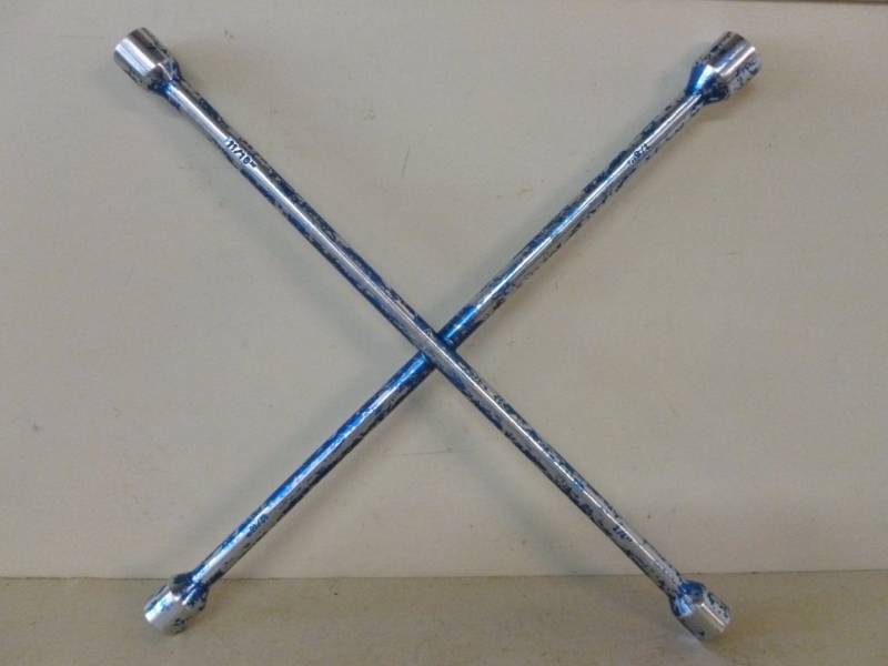 lot 83 image: Tool