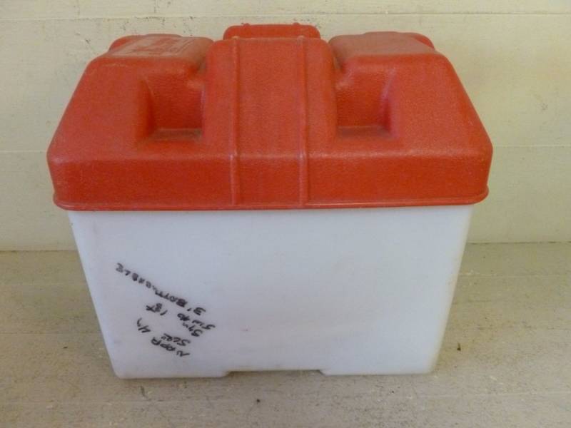 lot 92 image: Marine Battery Case