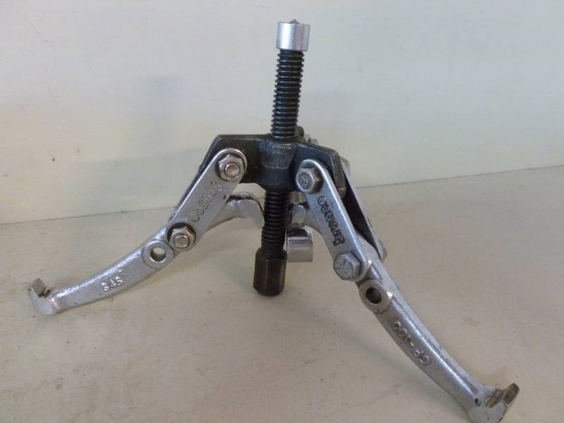 lot 95 image: Gear Puller