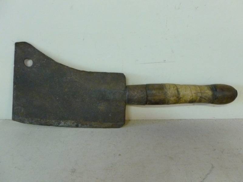lot 111 image: Vintage Cleaver Knife