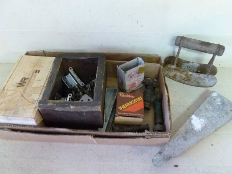 lot 116 image: Vintage Items