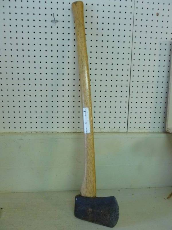 lot 123 image: Ax