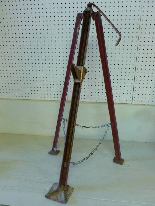 lot 130 image: Vintage Screw Jack