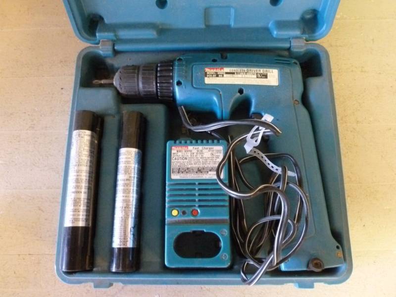 lot 145 image: Makita Cordless Drill