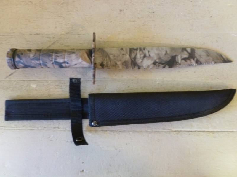 lot 151 image: Survival Knife