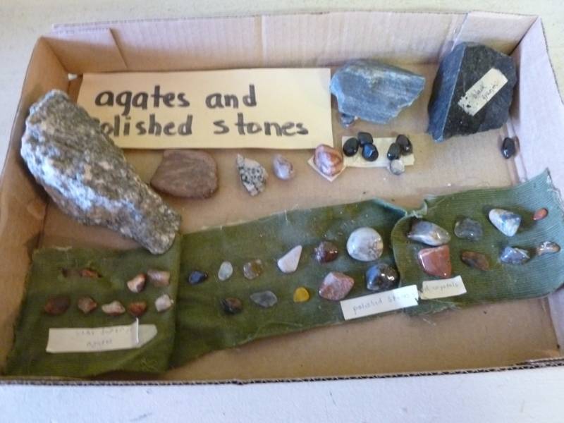 lot 177 image: Collector Rocks