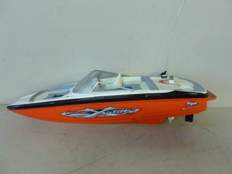 lot 189 image: Radio Control Boat