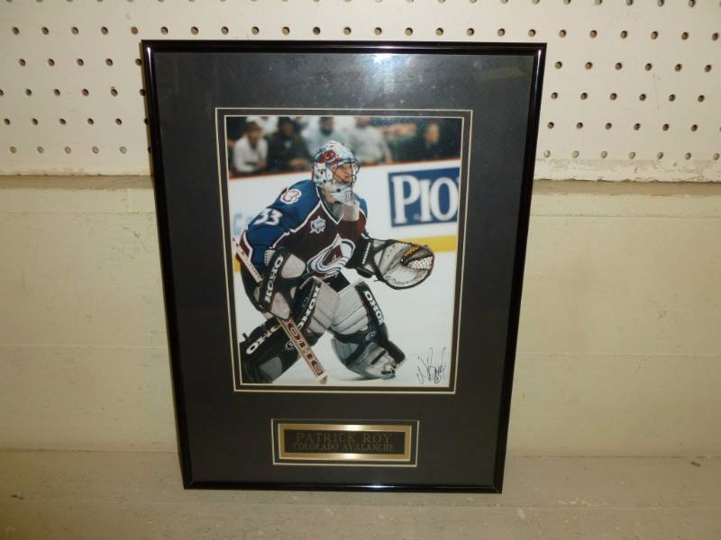 lot 213 image: Sports Collectible