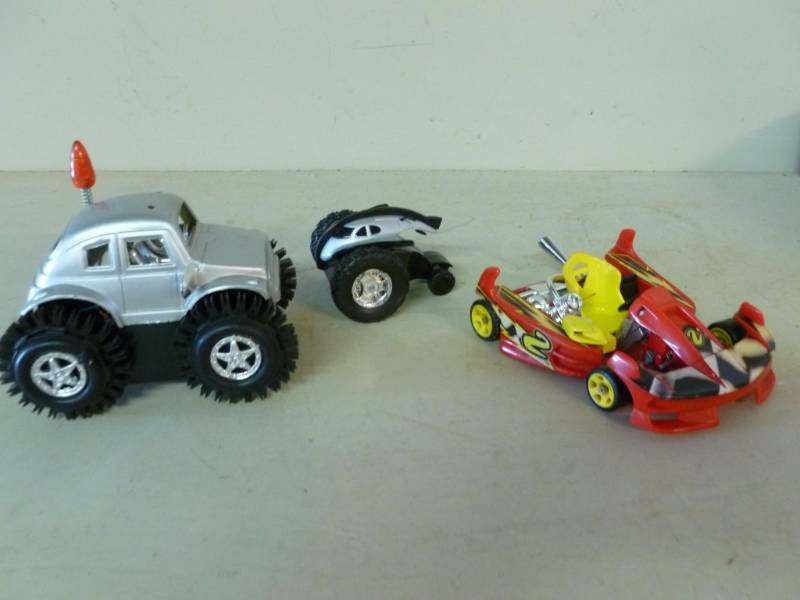 lot 225 image: Toys