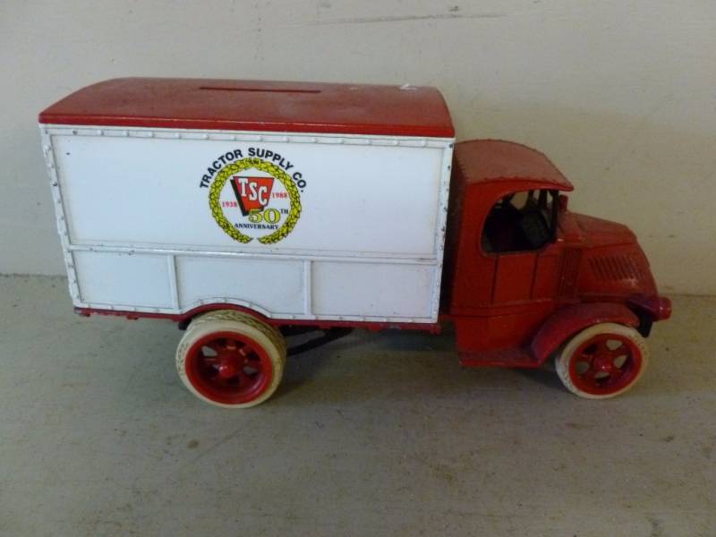 lot 227 image: Ertl Truck Coin Bank