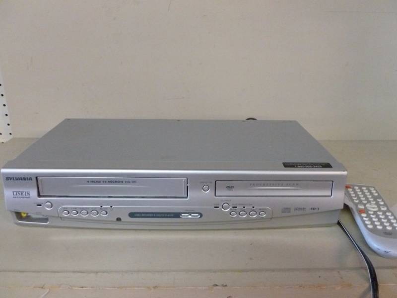 lot 255 image: DVD Player