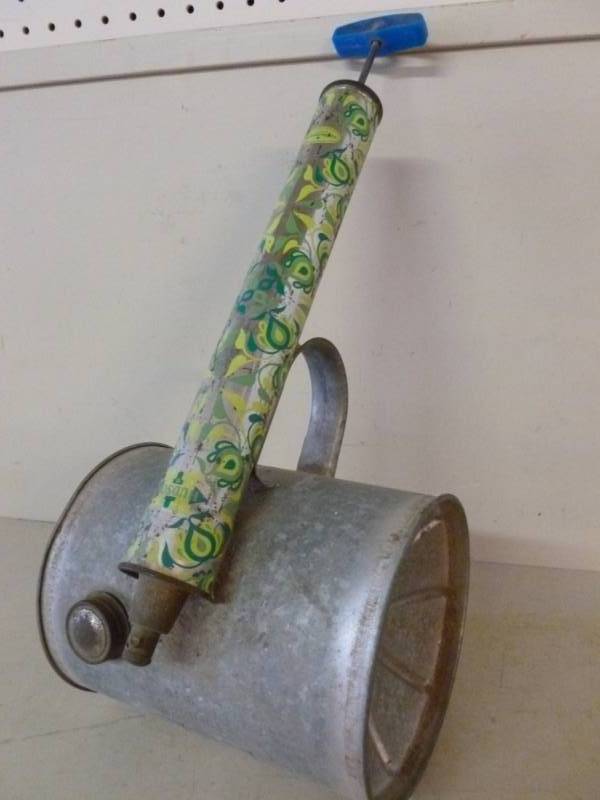 lot 260 image: Hand Sprayer