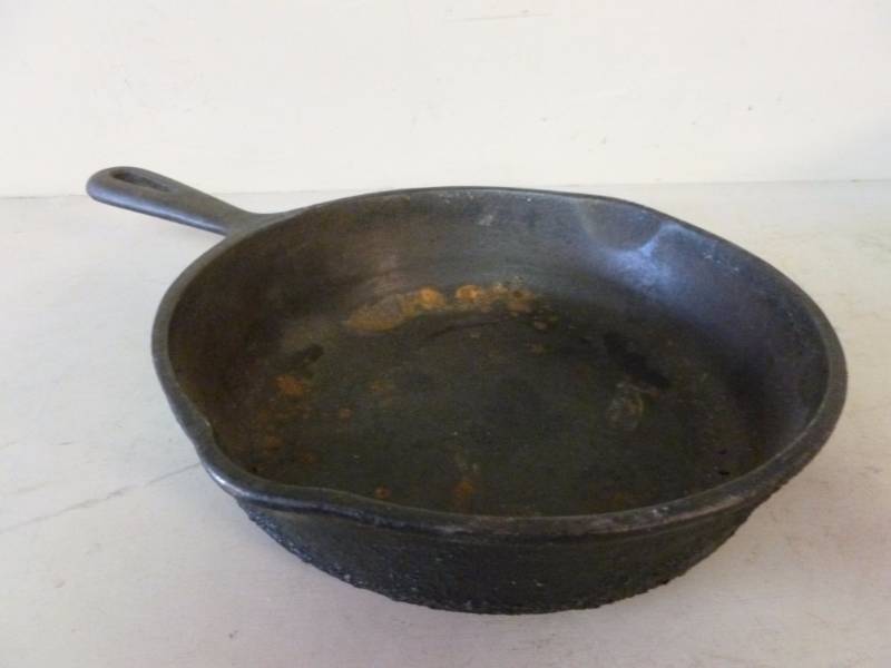 lot 275 image: Cast Iron Pan