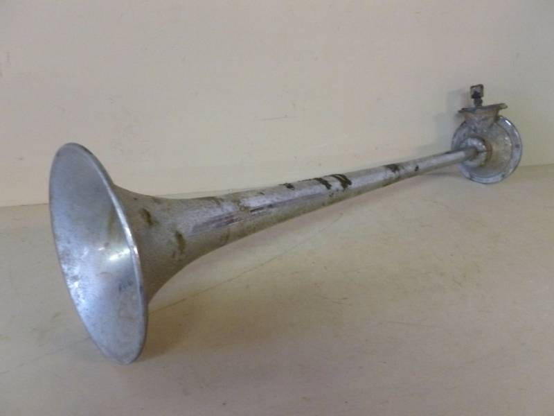 lot 289 image: Vintage Truck Horn