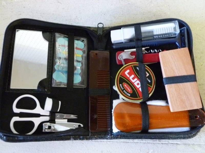 lot 299 image: Travel Kit