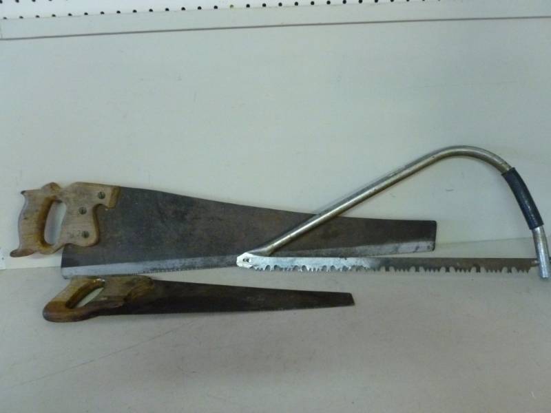 lot 304 image: Saws