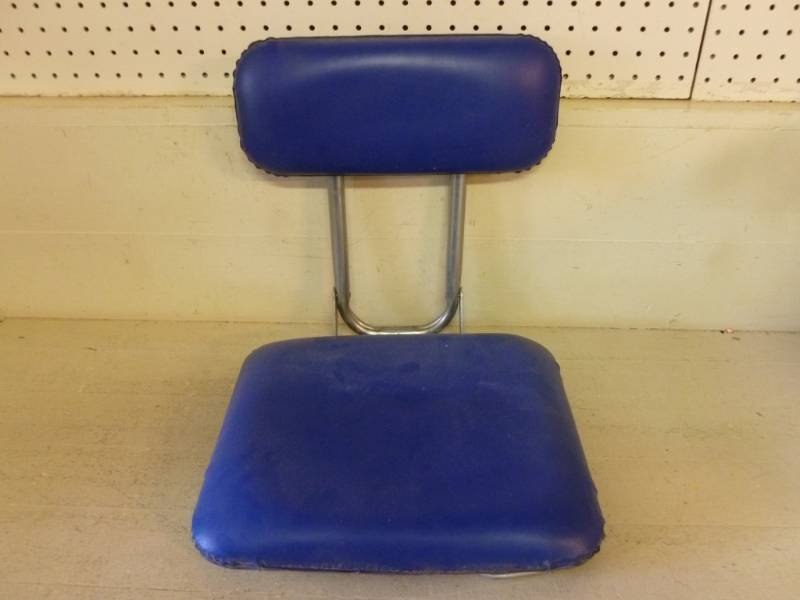 lot 307 image: Stadium Seat