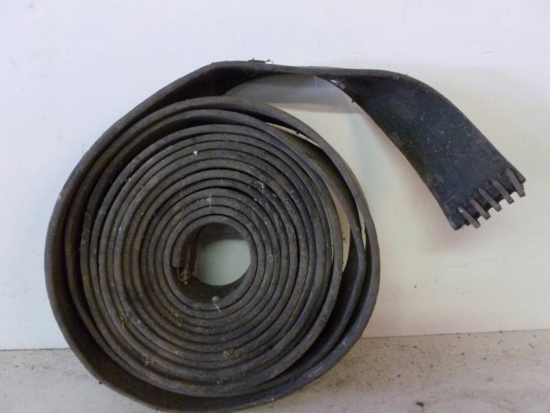 lot 355 image: Vintage Leather Strap