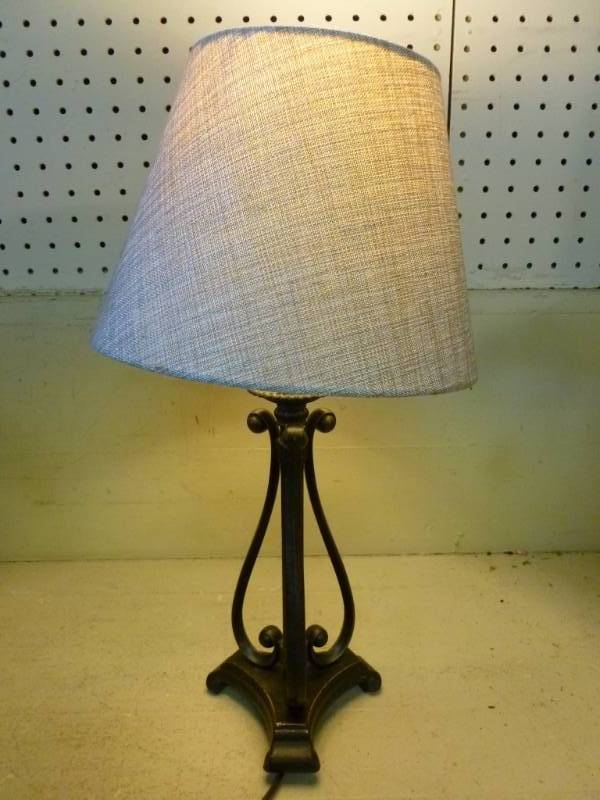 lot 358 image: Lamp