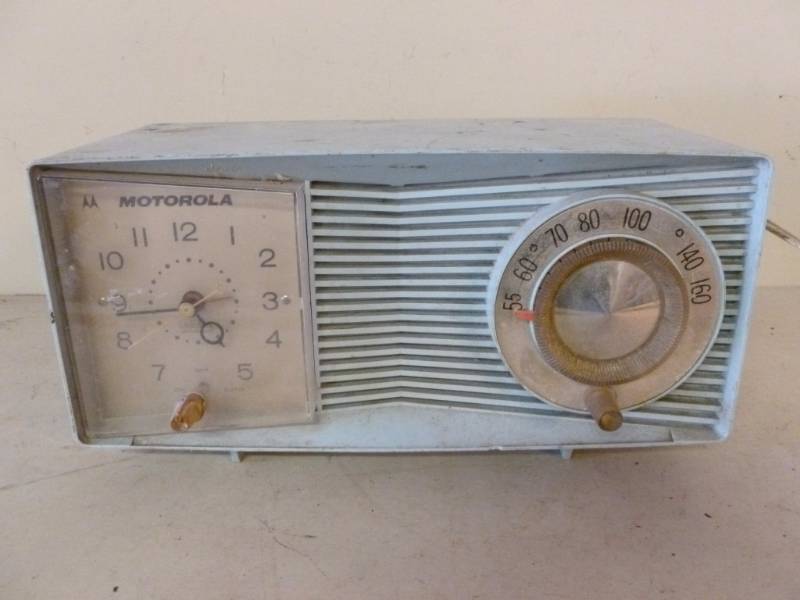 lot 378 image: Vintage Radio