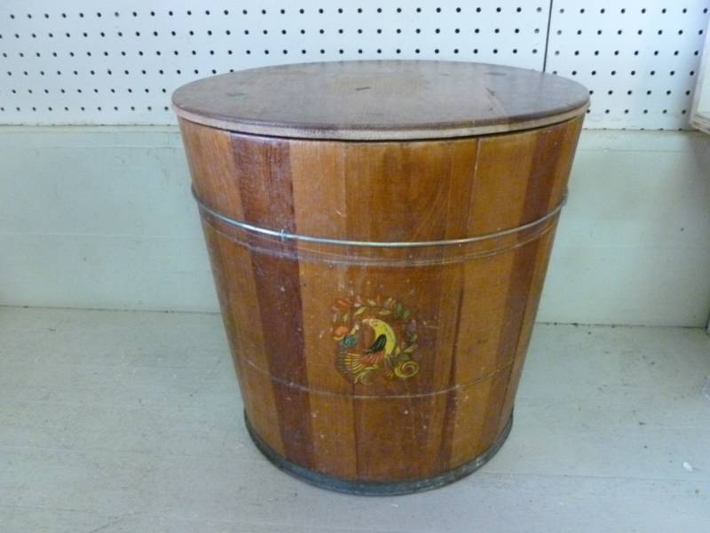 lot 393 image: Vintage Wooden Bucket