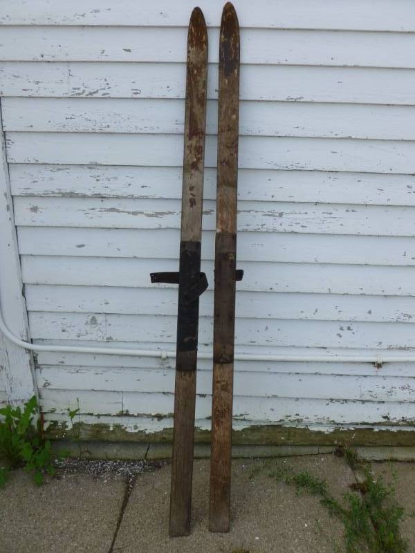 lot 403 image: Vintage Wooden Skis