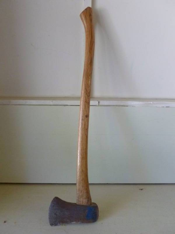 lot 405 image: Ax