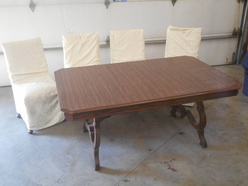 lot 32 image: Vintage Wooden Dining Room Table Wi...