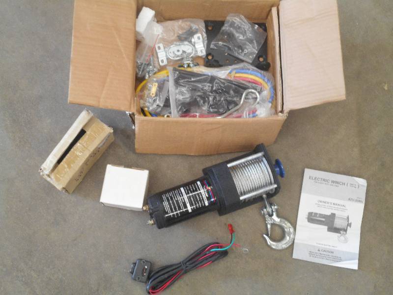lot 34 image: Cycle Country 3000# 12Volt ATV Winc...
