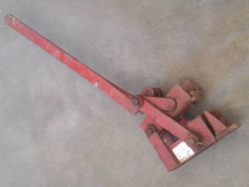 lot 45 image: No.44 Simo Sickle Tool ...