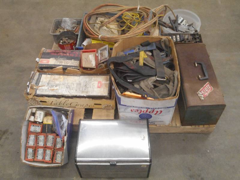 lot 77 image: Pallet Lot Of Assorted Straps & Ha...