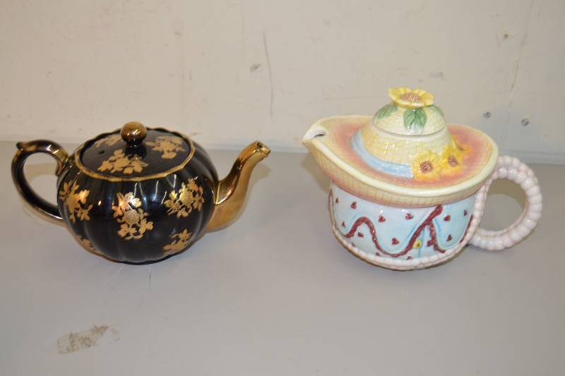 Tea pots