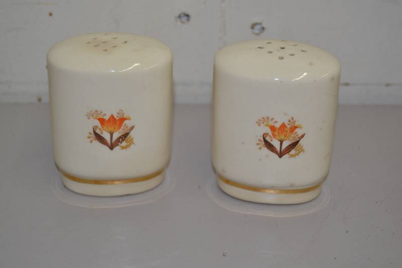 Harker Bakerite Dishes