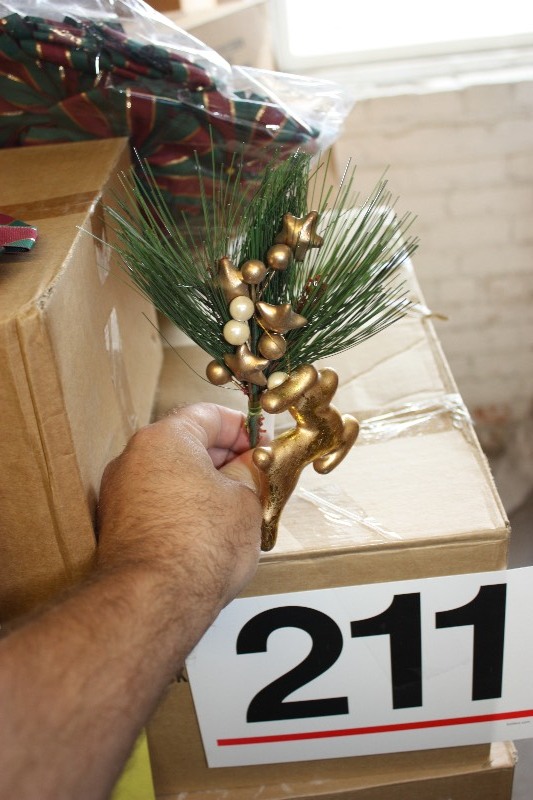 880 Gold Leaf Reindeer Picks